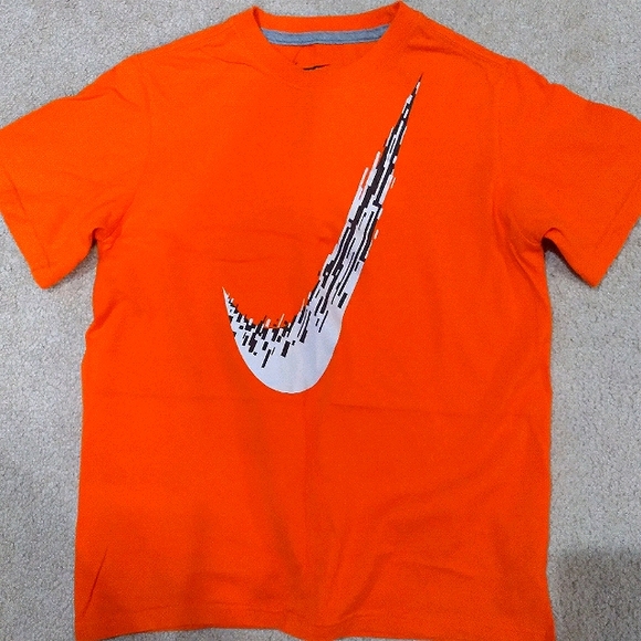 Nike Logo Short Sleeve Tee - Picture 2 of 3